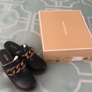 Michael Kors Ladies Shoes Leather Platform Clog-New in Box!! Size 6 1/2 Cute!!!